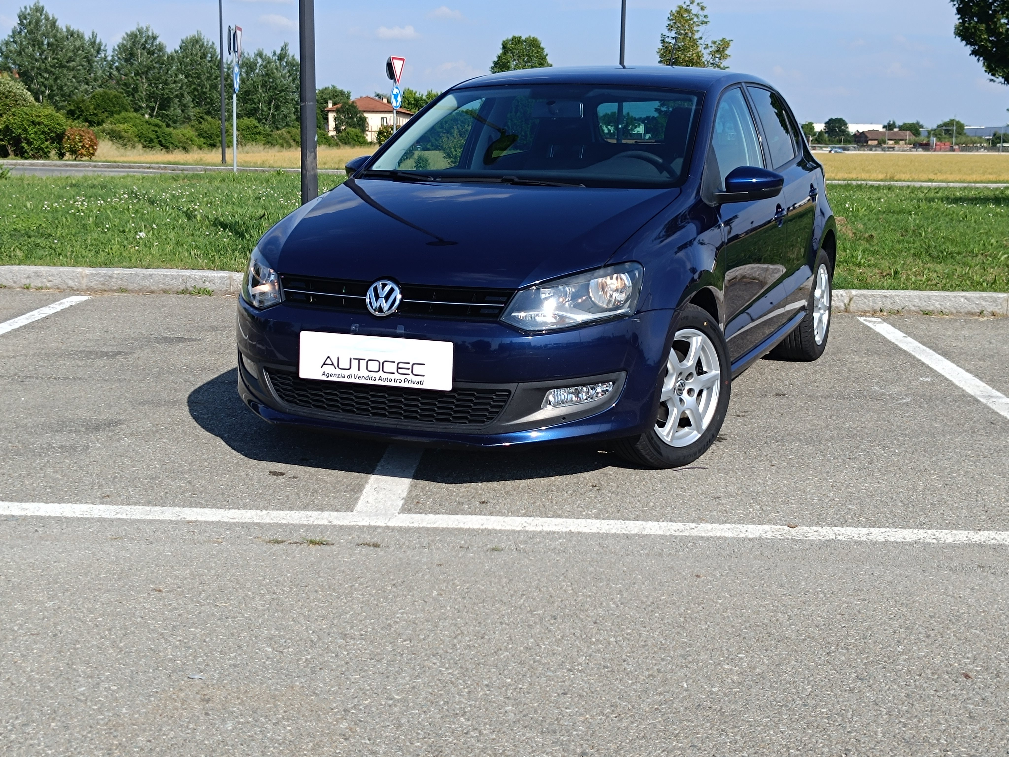 VOLKSWAGEN Polo